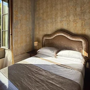 Numa Palazzo San Niccolo Apartahotel
