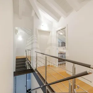 Nuovo E Luminoso Appartamento